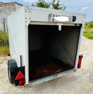 Remolque caja blanca