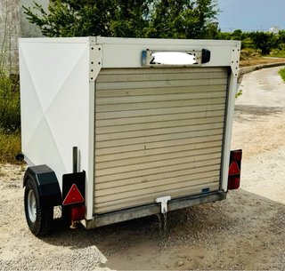 Remolque caja blanca