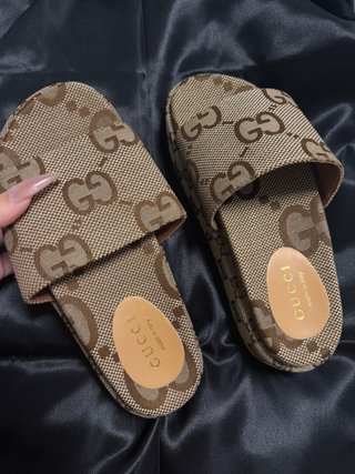 Sandalias Gucci Beige y Marrón