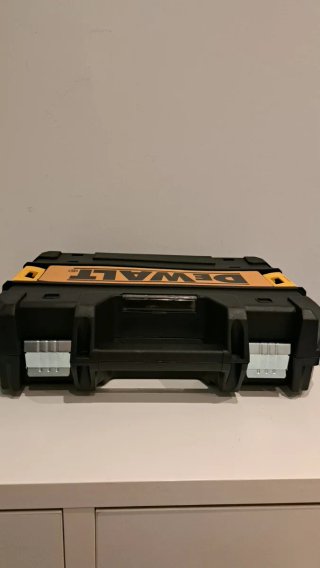 Nivel Láser ,cargador 2 baterías caja plástico