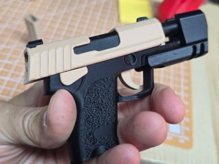Llavero Pistola Glock Juguete