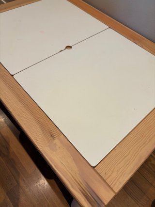 Mesa para niño 83x58 y portarrollos con almacenaje