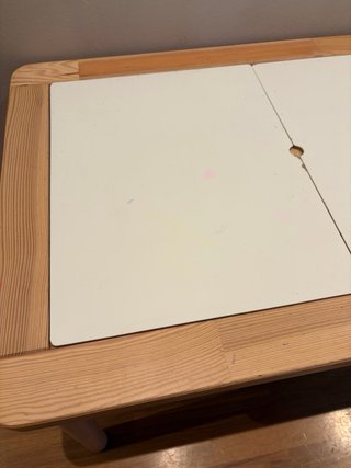 Mesa para niño 83x58 y portarrollos con almacenaje