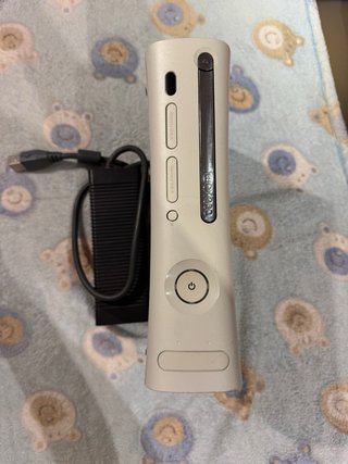 Xbox 360 Blanco con Mando y Cables
