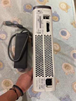 Xbox 360 Blanco con Mando y Cables