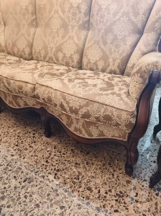 Sofá y sillón estilo victoriano