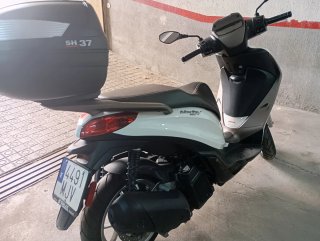 Piaggio Medley 125 ABS, año 2023 | 12.000 km.