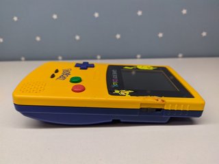 Game Boy Color Pikachu Especial + Regalo (LEED)