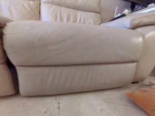 Sofá de piel beige 2 plazas del corte inglés