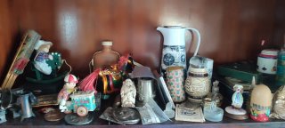 Colección de antigüedades y objetos vintage