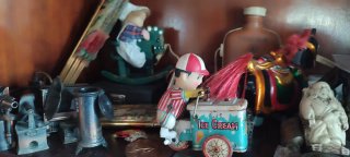 Colección de antigüedades y objetos vintage