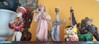 Colección de antigüedades y objetos vintage