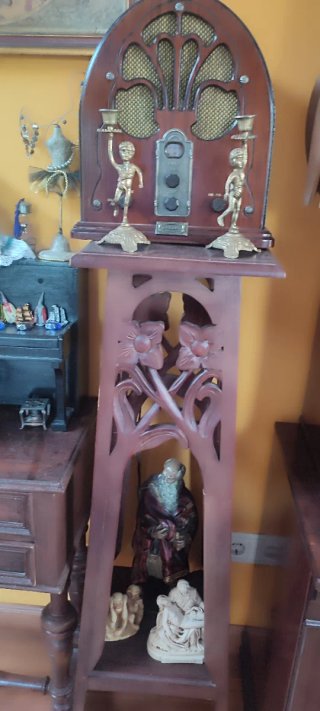 Colección de antigüedades y objetos vintage