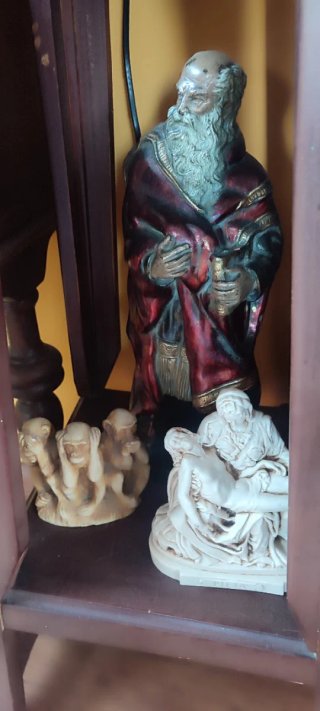Colección de antigüedades y objetos vintage