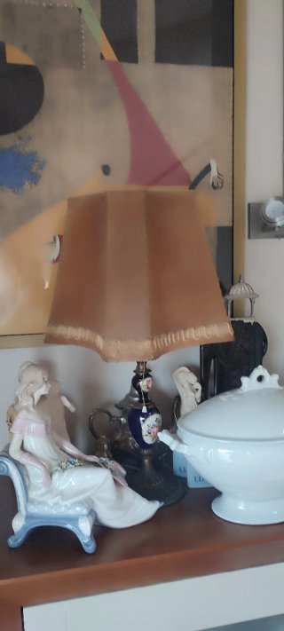 Colección de antigüedades y objetos vintage