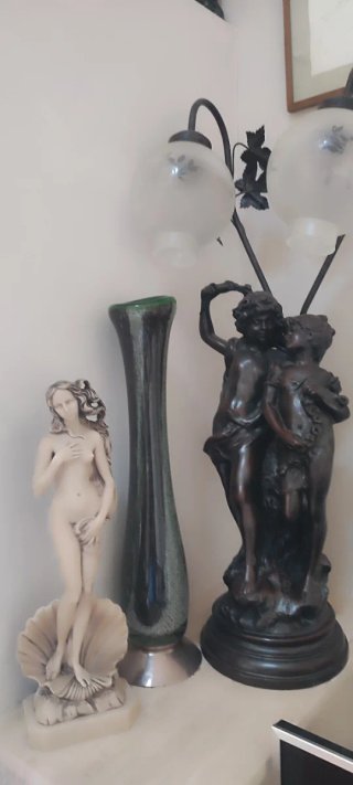 Colección de antigüedades y objetos vintage