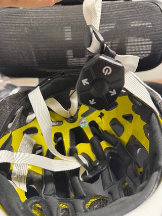 Casco MIPS con luz LED manos libres música CALIDAD