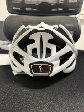 Casco MIPS con luz LED manos libres música CALIDAD