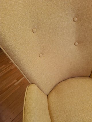 Sillón amarillo mostaza