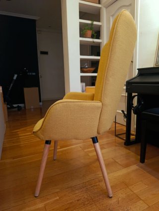 Sillón amarillo mostaza