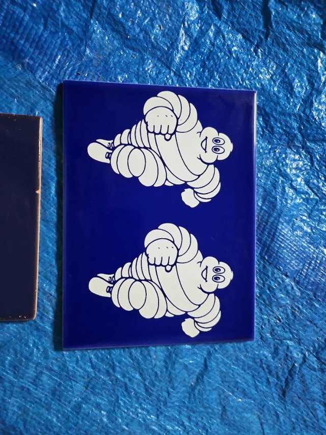 2 Baldosas Michelin