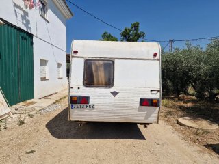 Caravana hergo gacela para restaurar con papeles.