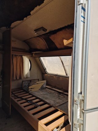 Caravana hergo gacela para restaurar con papeles.