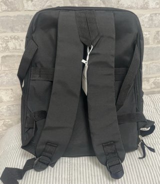 Mochila de viaje negra nueva