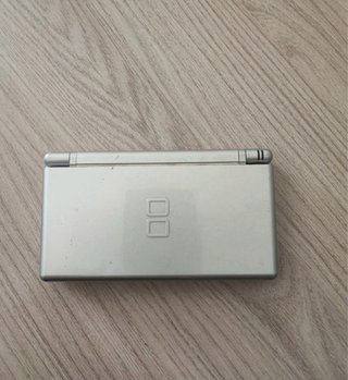 Nintendo DSi Lite + Caricatore + Pokemon Ranger