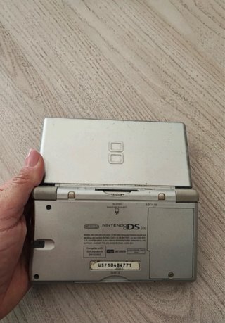 Nintendo DSi Lite + Caricatore + Pokemon Ranger
