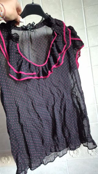 Top pois nero e fucsia