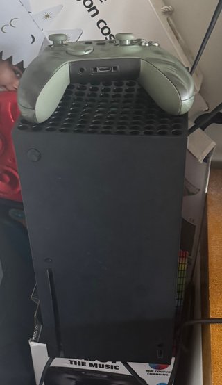 Microsoft Xbox Series X + Mando