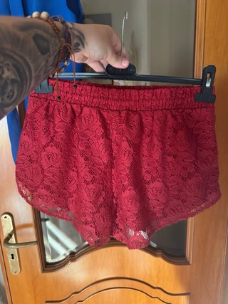Completo Top Blu e Shorts Rossi