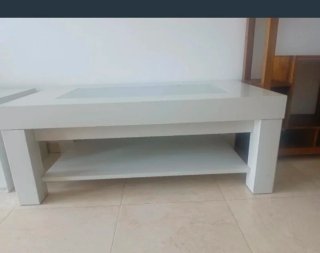 Mesa de comedor, mueble de TV y mesa de centro
