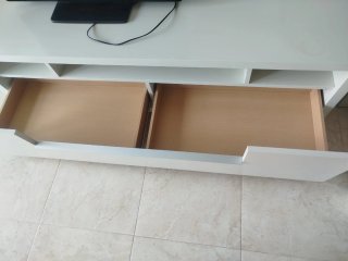 Mesa de comedor, mueble de TV y mesa de centro
