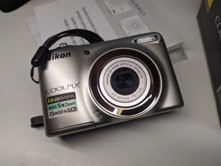 Cámara Nikon Coolpix L25 + Tarjeta SD 4GB Completa
