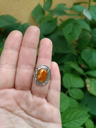 Anillo artesanal ajustable de acero inoxidable y c