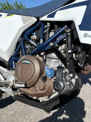 Husqvarna 701 Enduro Blanca y Amarilla