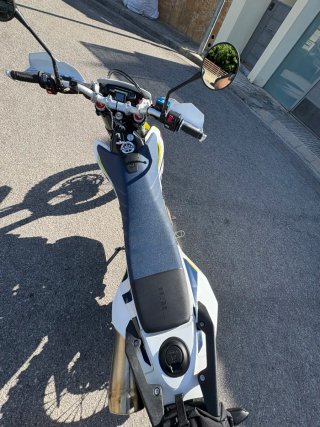 Husqvarna 701 Enduro Blanca y Amarilla