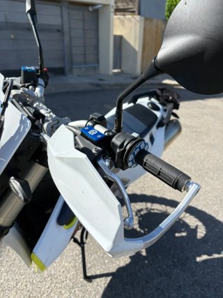 Husqvarna 701 Enduro Blanca y Amarilla