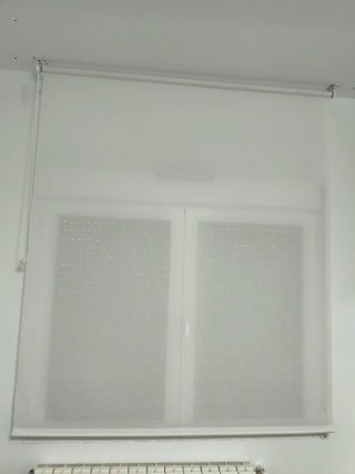 Juego 2 estores enrollables blancos