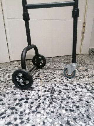Bastón con ruedas