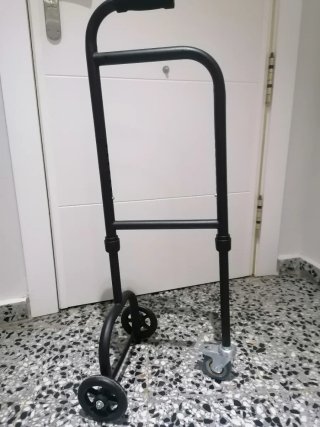 Bastón con ruedas