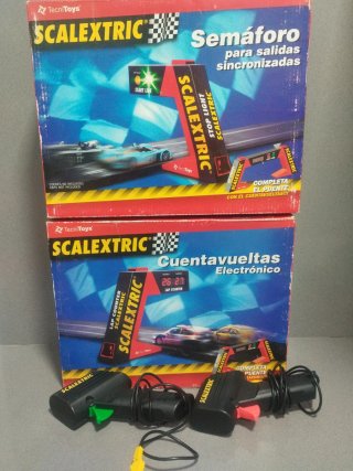 Semáforo Scalextric con Cuenta Vueltas y mandos