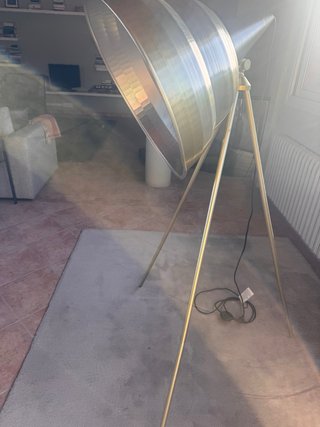 Lampada da terra in metallo dorato