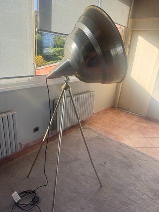 Lampada da terra in metallo dorato