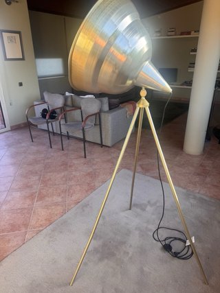 Lampada da terra in metallo dorato