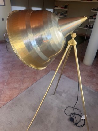 Lampada da terra in metallo dorato