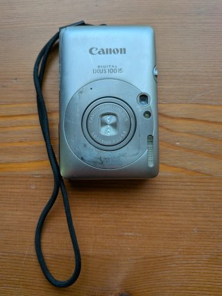 Cámara Canon IXUS 100 IS + Funda + Tarjeta