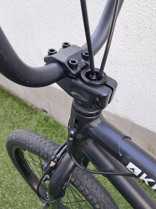 Bici BMX KHE Bikes BARCODE Aluminio